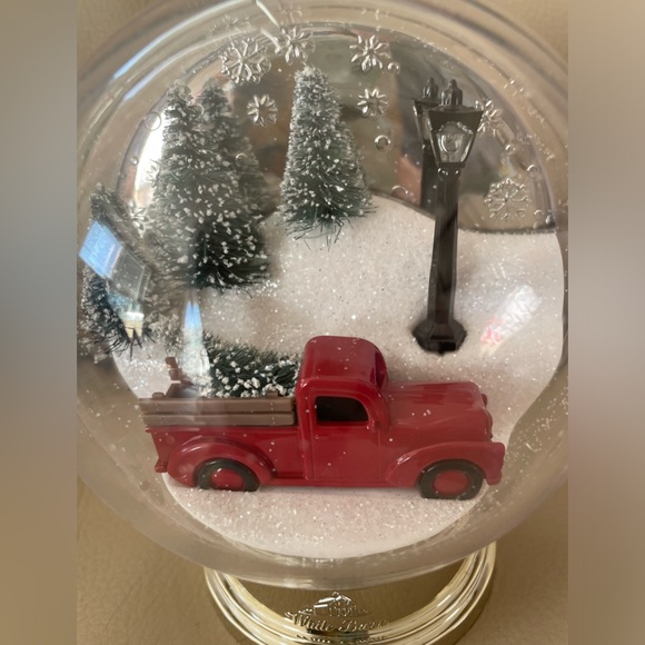 NWT Bath & Body Works RED TRUCK & LIGHT Snow Globe Wallflower Plug In Lights Up - Picture 2 of 8